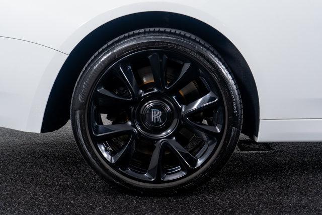 Photo of 2019 English White Rolls-Royce Wraith