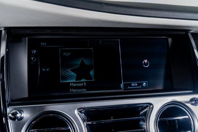 Photo of 2019 English White Rolls-Royce Wraith