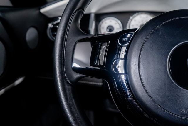 Photo of 2019 English White Rolls-Royce Wraith