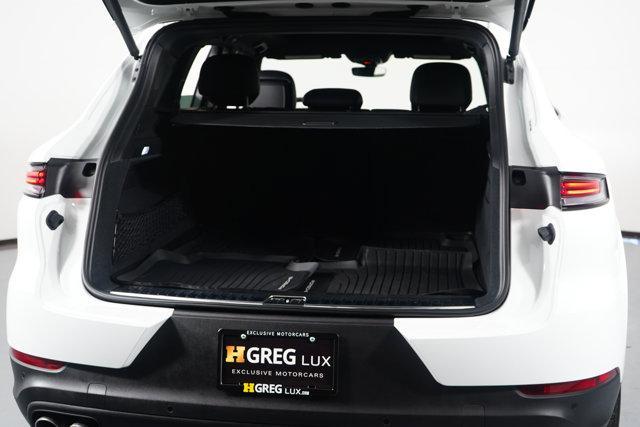 Photo of 2024 White Porsche Cayenne