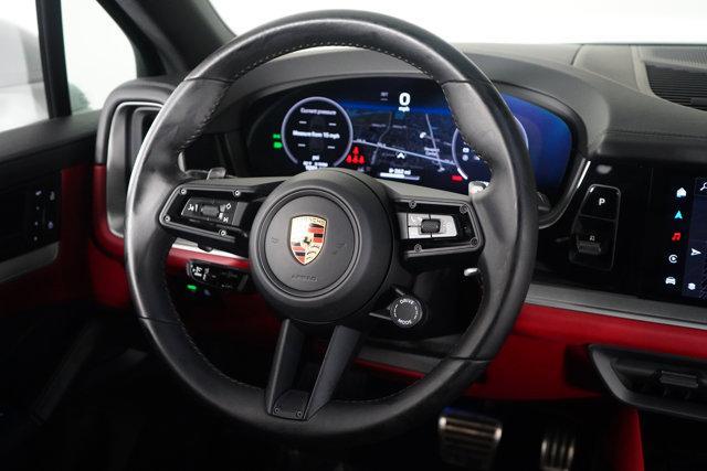 Photo of 2024 White Porsche Cayenne