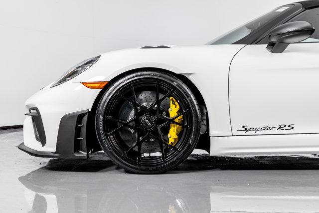 Photo of 2024 White Porsche 718 Spyder