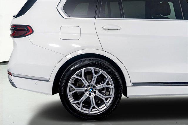 Photo of 2024 Alpine White BMW X7