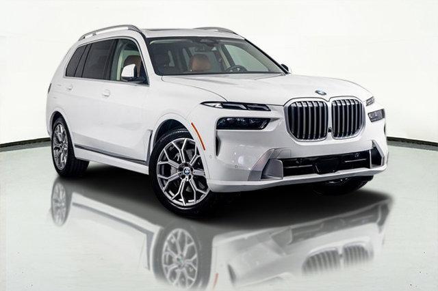 Photo of 2024 Alpine White BMW X7