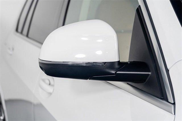 Photo of 2024 Alpine White BMW X7