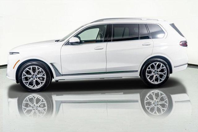Photo of 2024 Alpine White BMW X7