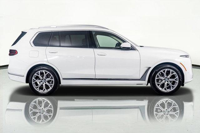 Photo of 2024 Alpine White BMW X7