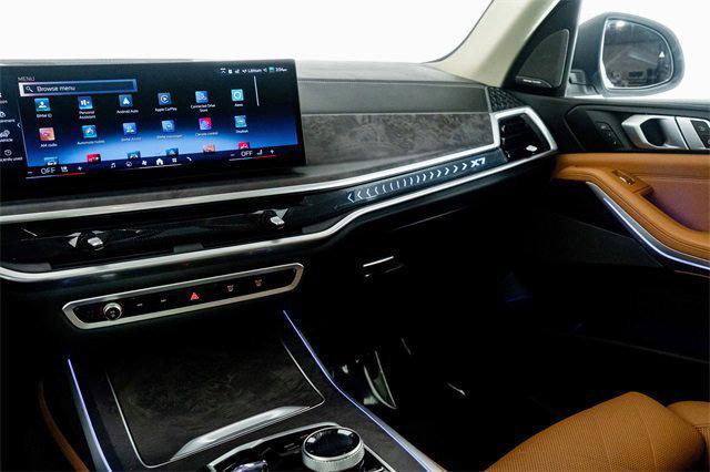 Photo of 2024 Alpine White BMW X7