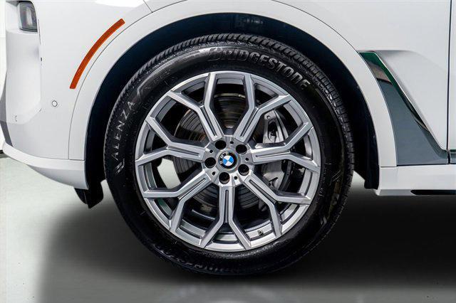 Photo of 2024 Alpine White BMW X7
