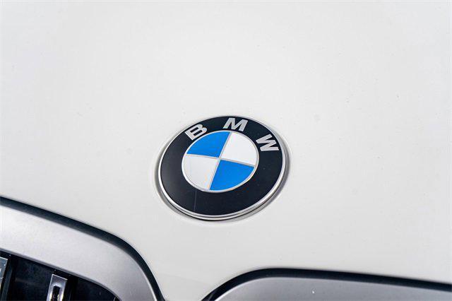Photo of 2024 Alpine White BMW X7
