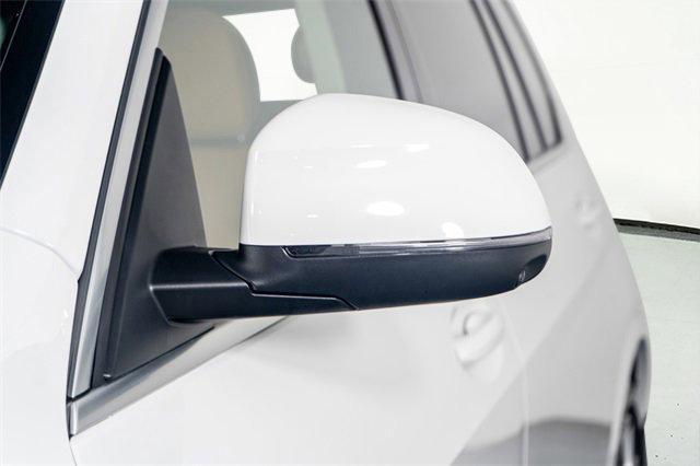 Photo of 2024 Alpine White BMW X7