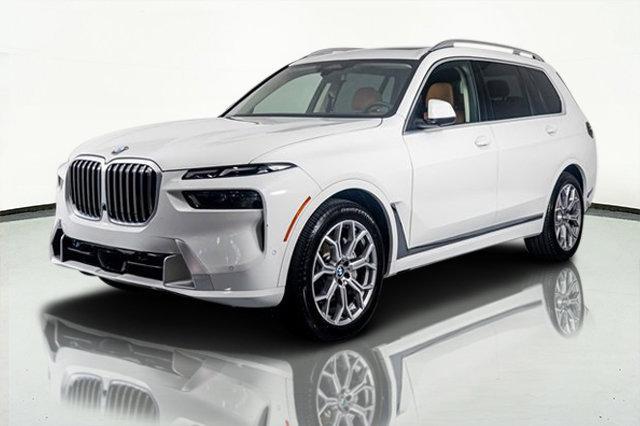 Photo of 2024 Alpine White BMW X7