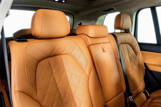 Photo of 2024 Alpine White BMW X7