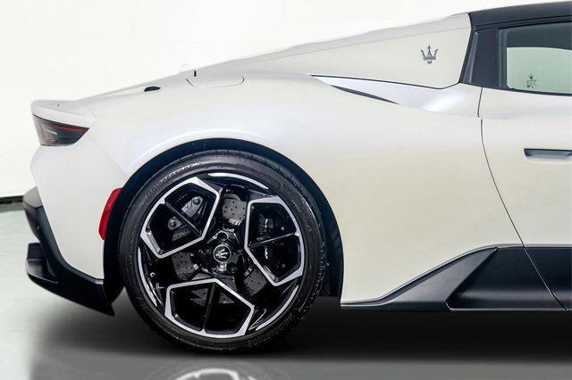 Photo of 2023 White Maserati MC20