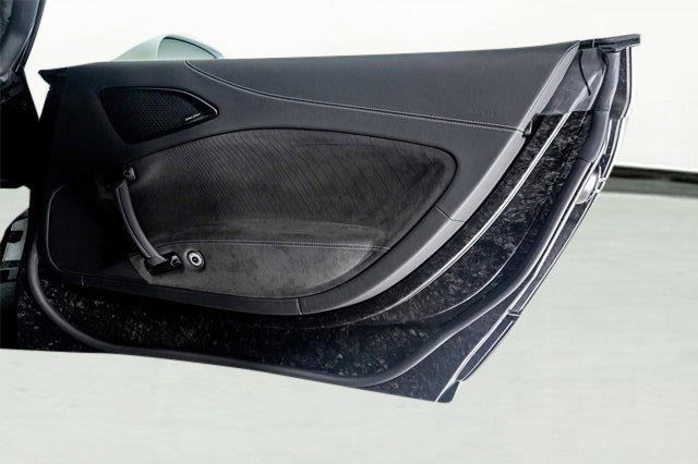 Photo of 2023 White Maserati MC20