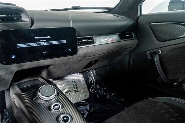 Photo of 2023 White Maserati MC20