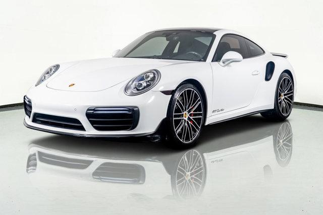 Photo of 2019 White Porsche 911