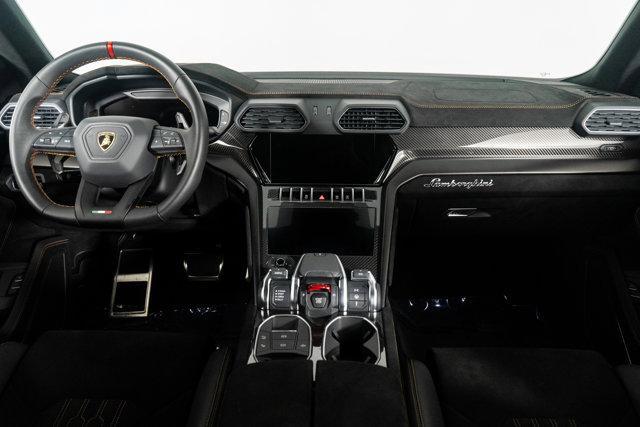 Photo of 2024 Lamborghini Urus