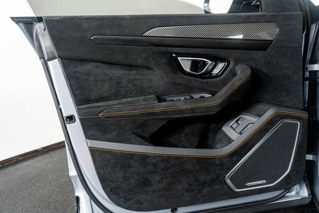 Photo of 2024 Lamborghini Urus