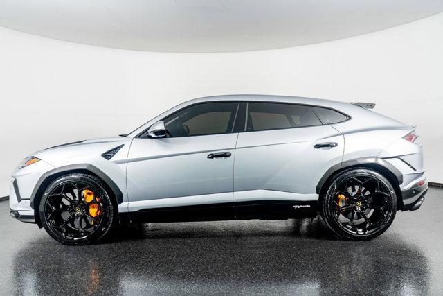 Photo of 2024 Lamborghini Urus