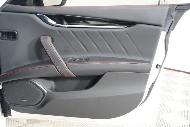 Photo of 2024 Bianco Maserati Quattroporte