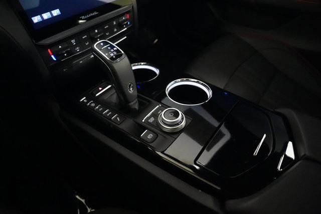 Photo of 2024 Bianco Maserati Quattroporte
