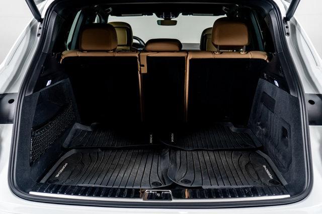 Photo of 2022 White Porsche Cayenne