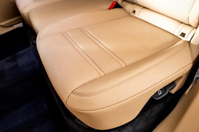 Photo of 2022 White Porsche Cayenne