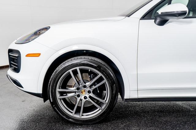 Photo of 2022 White Porsche Cayenne