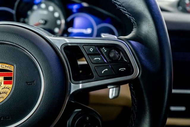 Photo of 2022 White Porsche Cayenne