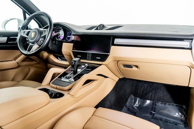 Photo of 2022 White Porsche Cayenne