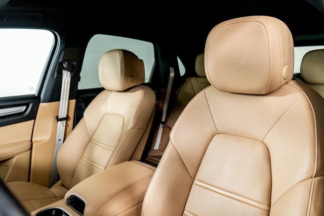 Photo of 2022 White Porsche Cayenne