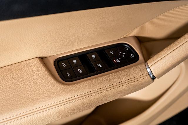 Photo of 2022 White Porsche Cayenne