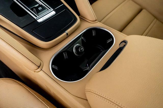 Photo of 2022 White Porsche Cayenne