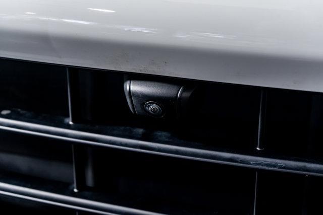 Photo of 2022 White Porsche Cayenne