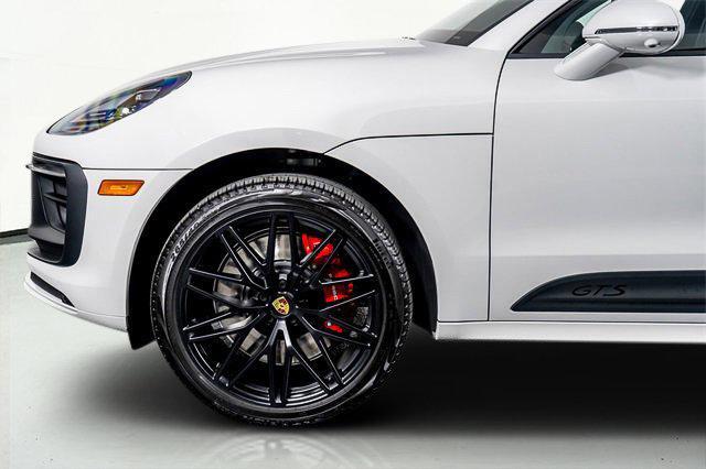 Photo of 2025 Gray Porsche Macan