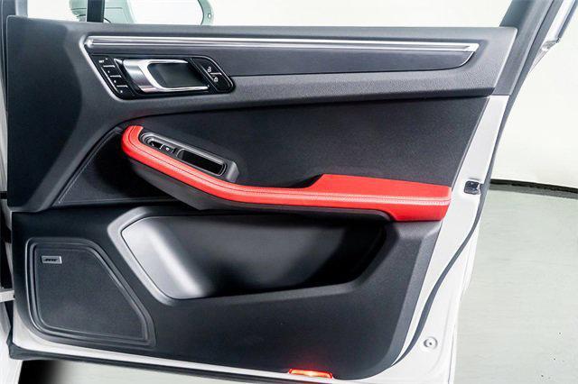 Photo of 2025 Gray Porsche Macan