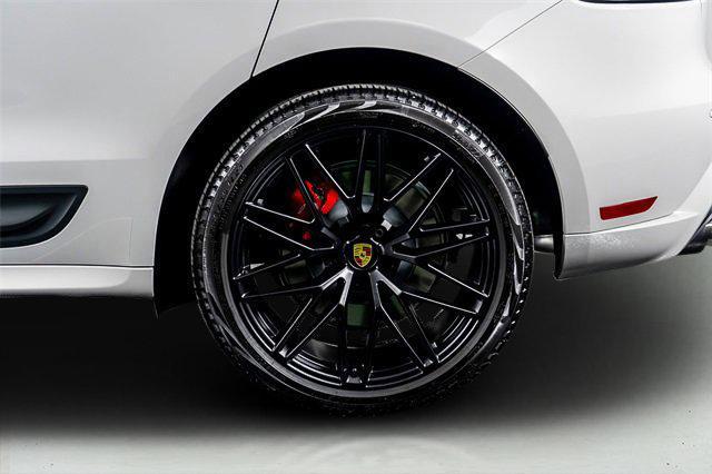 Photo of 2025 Gray Porsche Macan