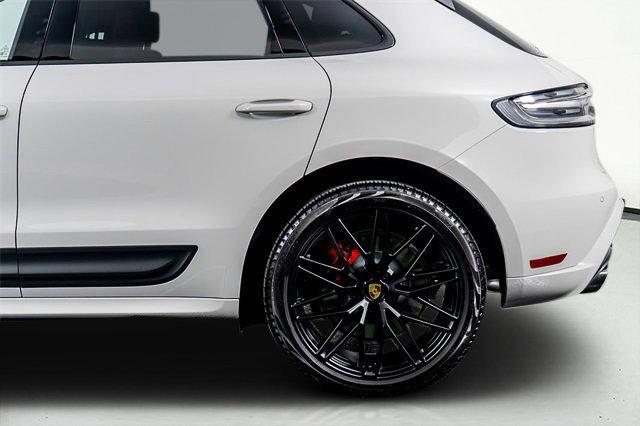 Photo of 2025 Gray Porsche Macan