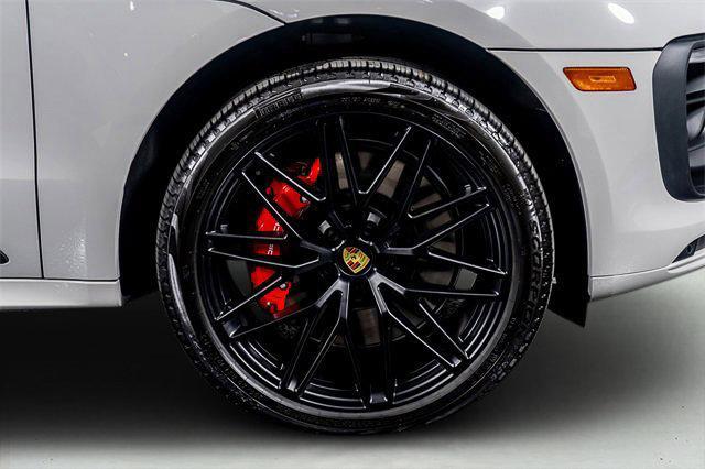 Photo of 2025 Gray Porsche Macan