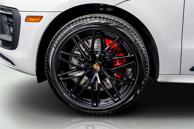 Photo of 2025 Gray Porsche Macan