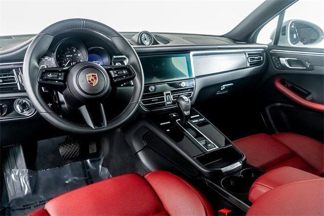 Photo of 2025 Gray Porsche Macan