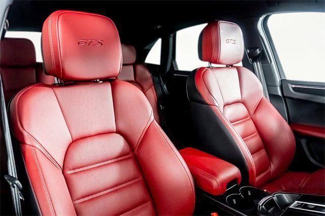 Photo of 2025 Gray Porsche Macan