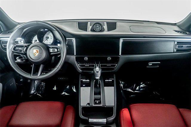 Photo of 2025 Gray Porsche Macan