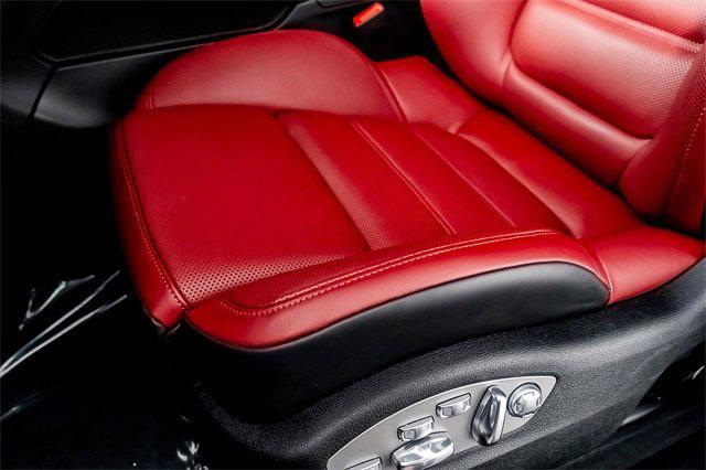 Photo of 2025 Gray Porsche Macan