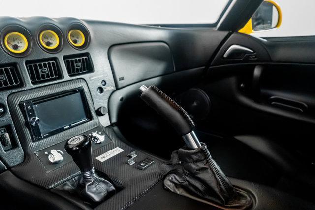 Photo of 2001 Yellow Dodge Viper