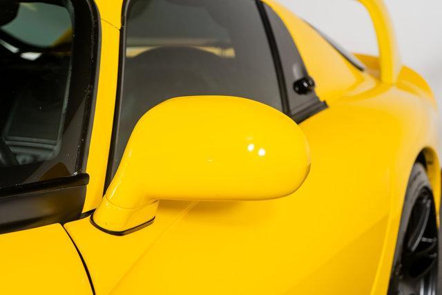 Photo of 2001 Yellow Dodge Viper