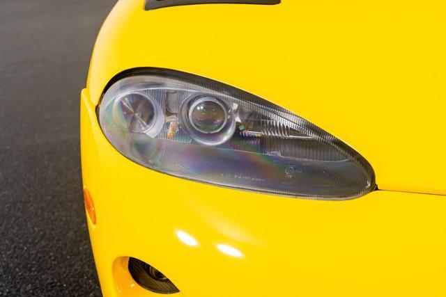 Photo of 2001 Yellow Dodge Viper