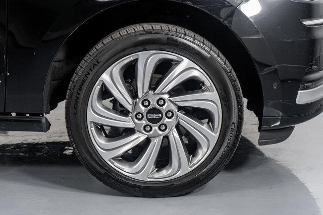 Photo of 2022 Infinite Black Metallic Clearcoat Lincoln Navigator