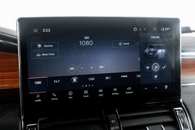 Photo of 2022 Infinite Black Metallic Clearcoat Lincoln Navigator